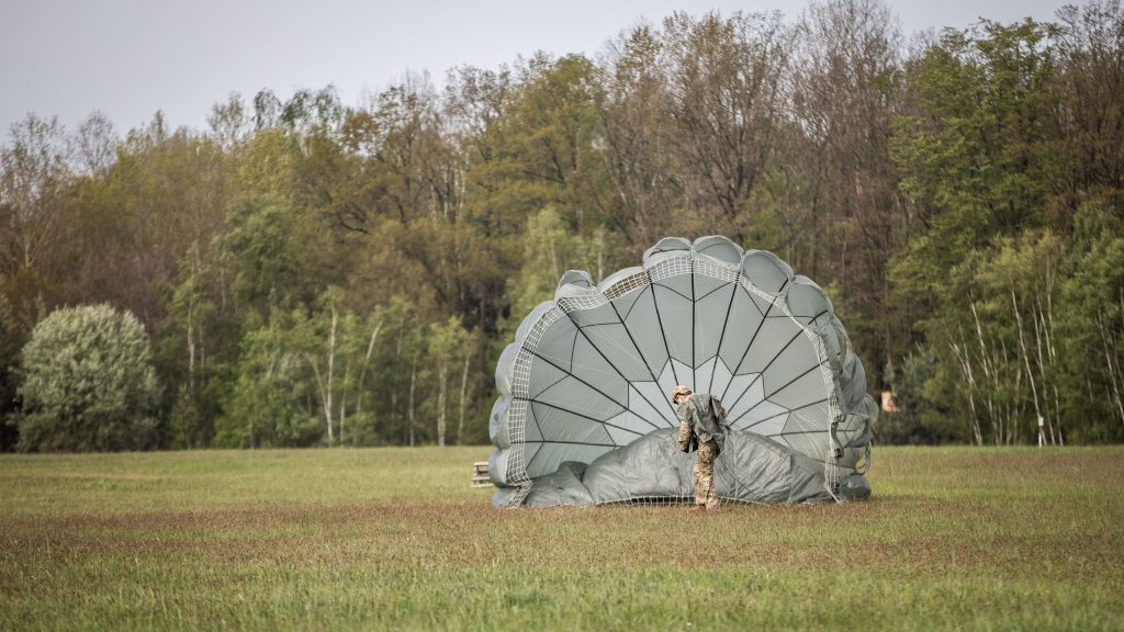 WHA MC1-1 parachute