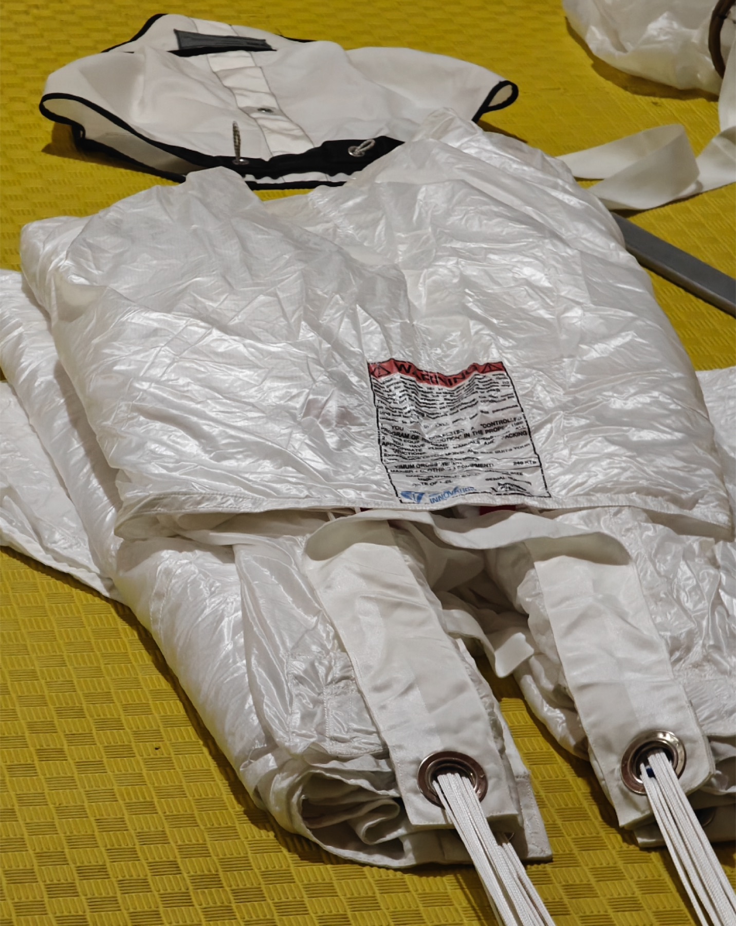WHA in-house parachute canopy, line and harness-container inspection